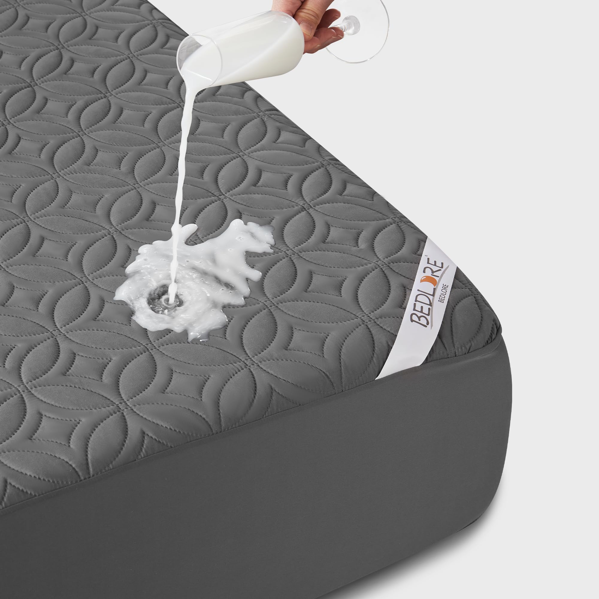 BEDLORE Waterproof Mattress Protector, Queen Size Noiseless Mattress Pad with Deep Pocket 6"-18" Depth, Soft Breathable Bed Mattress Cover Washable for Home, Bedroom, Hotel (White)