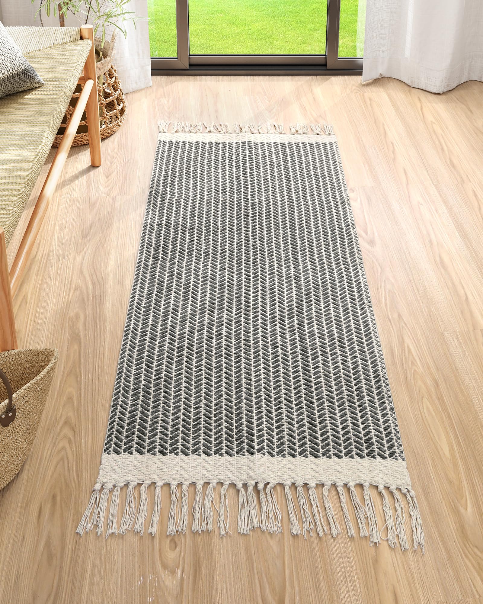 Lahome Belle Boho Entryway Rug, 3x5 Rugs for Bedroom Lightweight Washable Throw Rug Woven Cotton Bathroom Carpet with Tassels, Farmhouse Black and White Rugs for Living Room Kitchen Office Dorm
