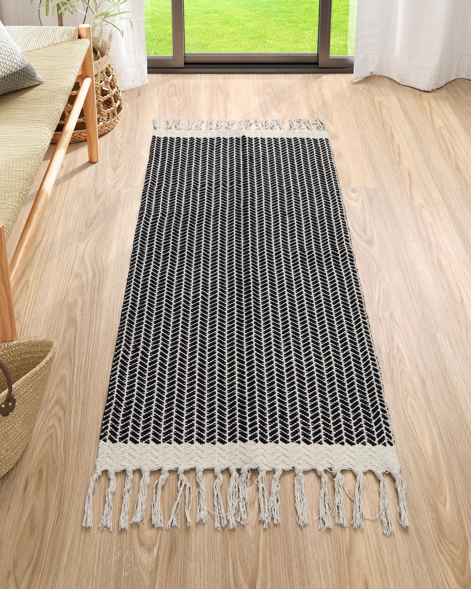 Lahome Belle Boho Entryway Rug, 3x5 Rugs for Bedroom Lightweight Washable Throw Rug Woven Cotton Bathroom Carpet with Tassels, Farmhouse Black and White Rugs for Living Room Kitchen Office Dorm